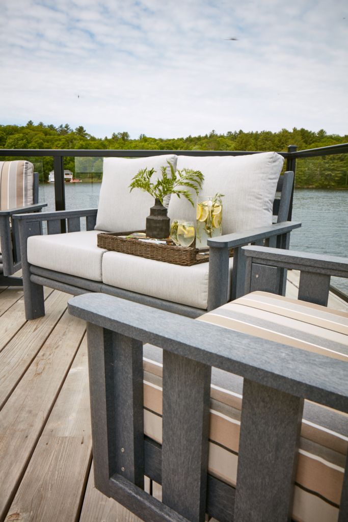 Stratford Loveseat
